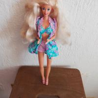 Barbie  recente con vestito anni 70