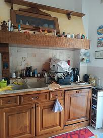 Cucina in legno castagno 