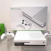 XBOX ONE S 500 GB + 2 JOYPAD + BATTERIA RICARIBALE