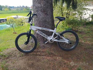 BMX bicicletta
