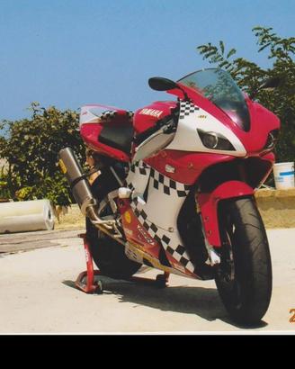 Carene vtr x r1 2000