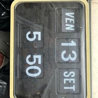 Orologio a cartelle flip clock