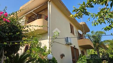 VILLA A SCHIERA A REGGIO DI CALABRIA