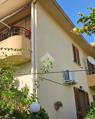 VILLA A SCHIERA A REGGIO DI CALABRIA