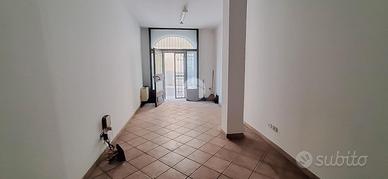 NEGOZIO A CARAVAGGIO