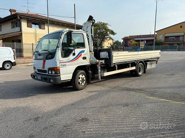 M158 - Isuzu patente C con gru 23 q 133000 km