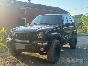 Cherokee 2.5 cambio manuale