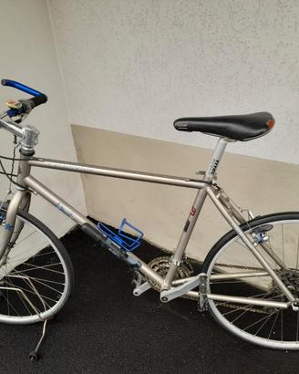 bicicletta mountain bike