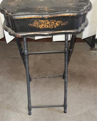 Tavolino laccato ,fine 800