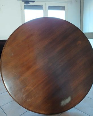Tavolo rotondo in legno