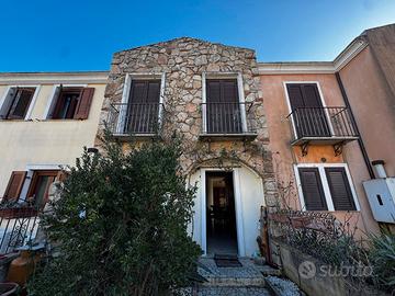 Villetta a Schiera con Cortile Privato e Posto Aut