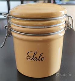 contenitore in ceramica per sale