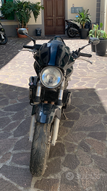 Honda Hornet 600 nera