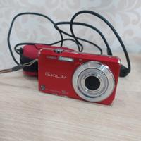 fotocamera digitale Casio Exilim EX-ZS15.