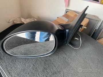 Specchietto retrovisore sinistro