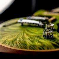 Chitarra elettrica artigianale