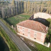 TecnoAzienda: Rustico da ristrutturare con