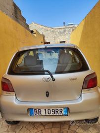 TOYOTA Yaris - 2001