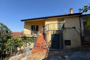 CASA SEMINDIPENDENTE A FONTANA LIRI
