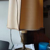 TRE LAMPADE DA TAVOLO (DIVERSE TRA LORO)