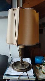 TRE LAMPADE DA TAVOLO (DIVERSE TRA LORO)