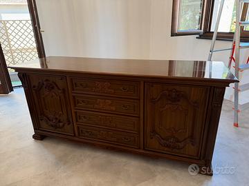 Credenza/Mobile Buffet in legno intagliato