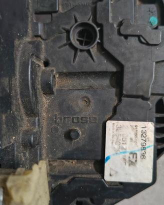 serratura posteriore sinistra Opel Meriva B