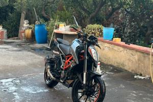 Ktm duke 125