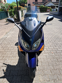 YAMAHA TMAX del 2003 ad . 1.500,00