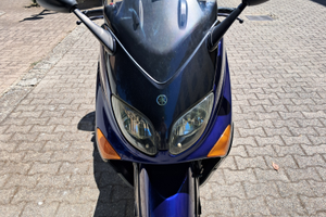 YAMAHA TMAX del 2003 ad . 1.500,00