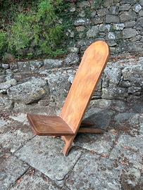 Sedia da camino vintage in legno massello intaglia