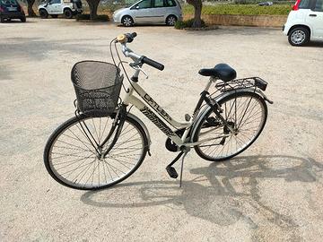 Biciclette varie nuove e seminuove.