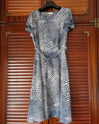 Abito fantasia blu/bianco con relativa sottoveste 