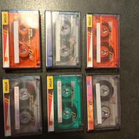 220 cassette tdk + 4 portacasette in legno