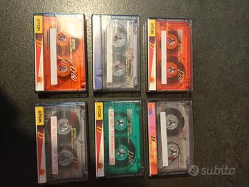 220 cassette tdk + 4 portacasette in legno