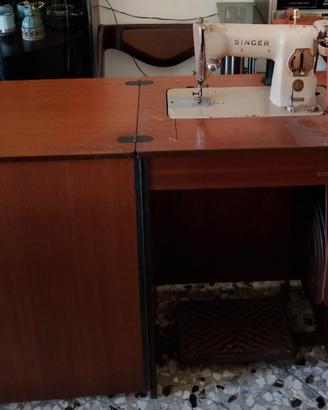 Macchina SINGER anni cinquanta
