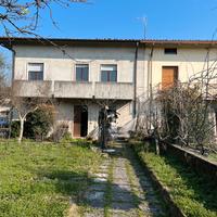 Ampio fabbricato residenziale