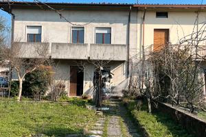 Ampio fabbricato residenziale