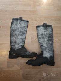 stivali grigi in pelle