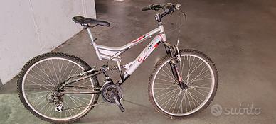 bici da uomo e da donna