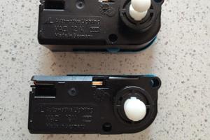 Coppia motori assetto Fari anteriori