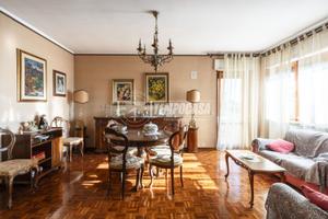 Ampio quadrilocale con garage a Collevario