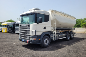 Scania 144 G 460 motrice cisterna
