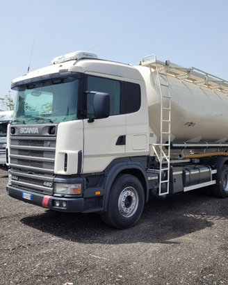 Scania 144 G 460 motrice cisterna
