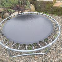 trampolino salta salta