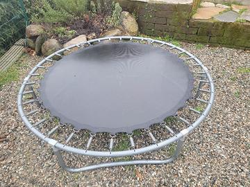 trampolino salta salta