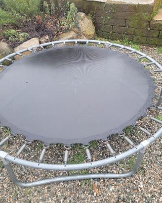 trampolino salta salta