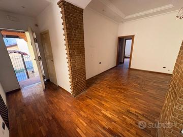 Trilocale Pressi Galleria Ciccarelli MAV392