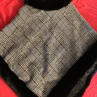 Mantella tartan e pelliccia