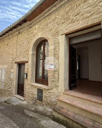 3 LOCALI A TARANO